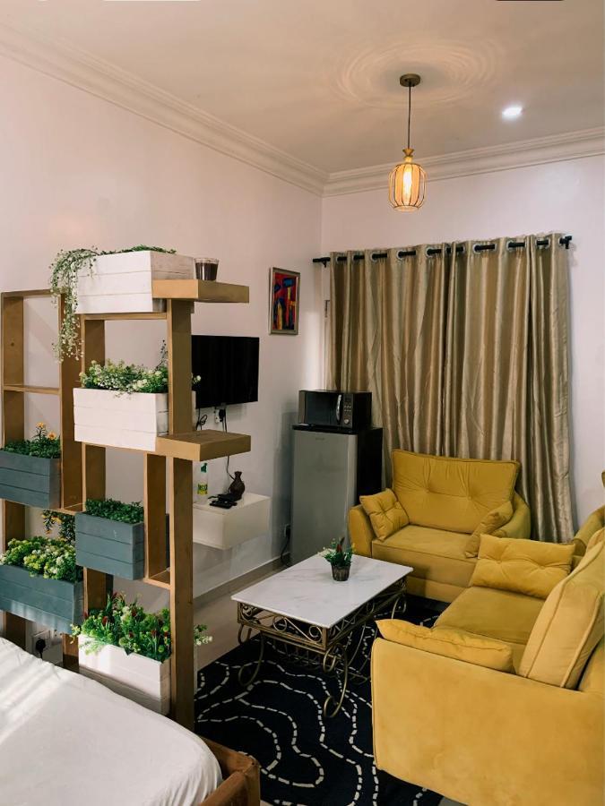 Appartement Cozy Studio Unit In Lekki Phase 1 - Kitchen, 24-7 Light, Wifi, Netflix à Lagos Extérieur photo